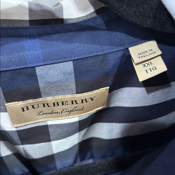Burberry Navy and White Checkered Men's Shirt - Picture 2 of 5